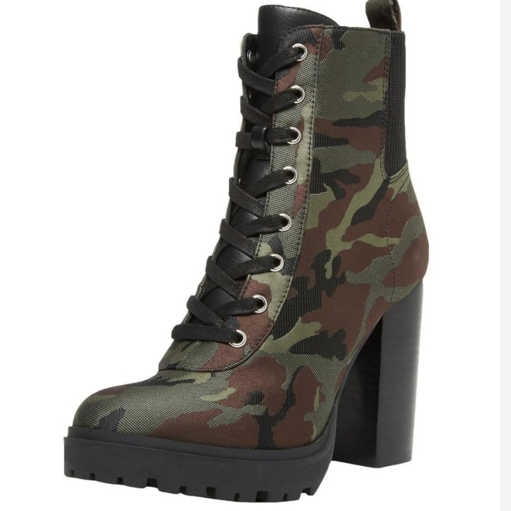 STEVE MADDEN LATCH CAMOUFLAGE PLATFORM BOOTS SIZE 7